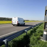 Véhicule d'entreprise flashé par radar automatique - illustration de l'obligation de désignation du conducteur en droit routier